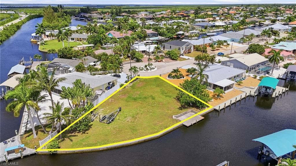12100 Moon Shell DR MATLACHA ISLES, FL 33991