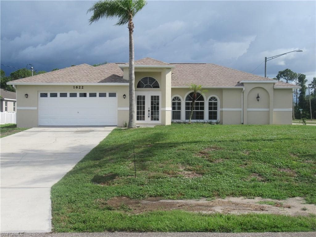 1622 NE 33rd TER CAPE CORAL, FL 33909