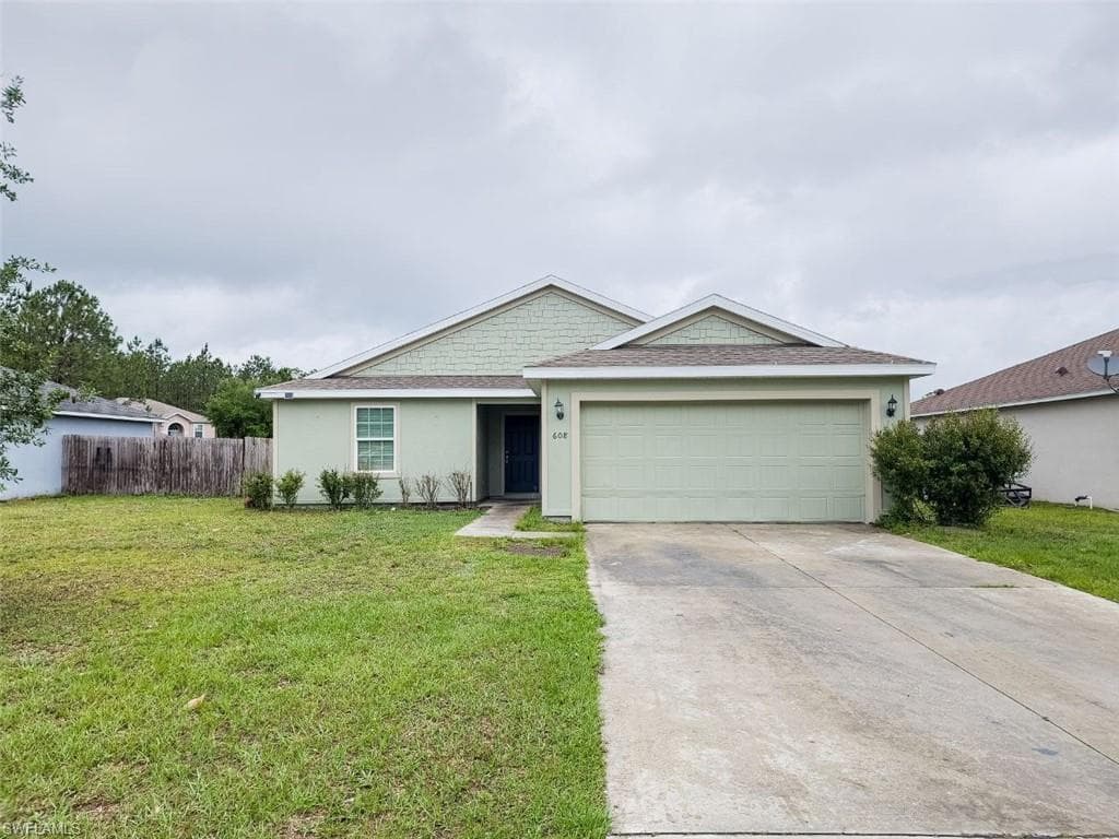 608 ISLAMORADA DR MACCLENNY, FL 32063