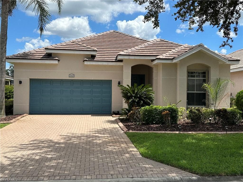 2323 Bainmar DR LEHIGH ACRES, FL 33973