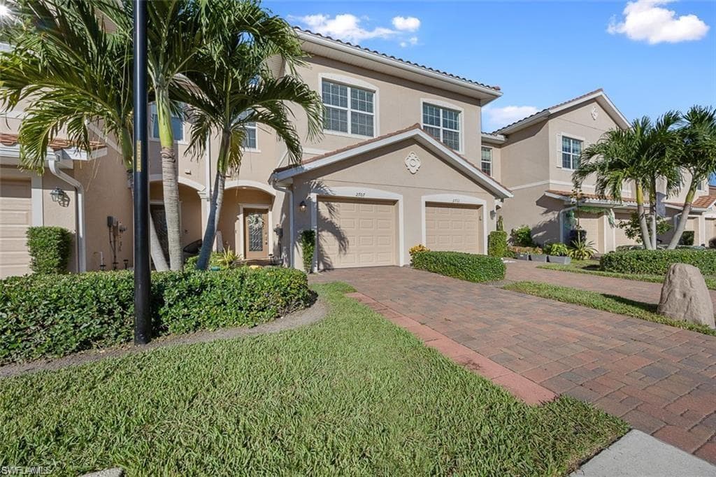 2707 Blossom WAY NAPLES, FL 34120