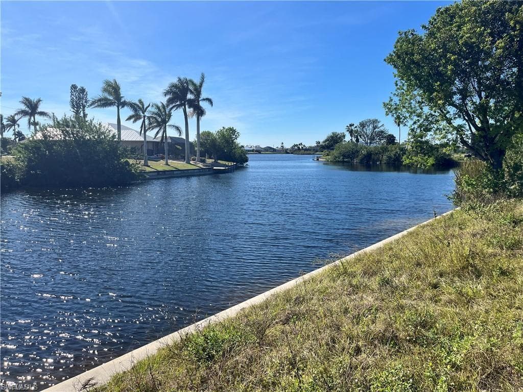 1202 NW 18th TER CAPE CORAL, FL 33993
