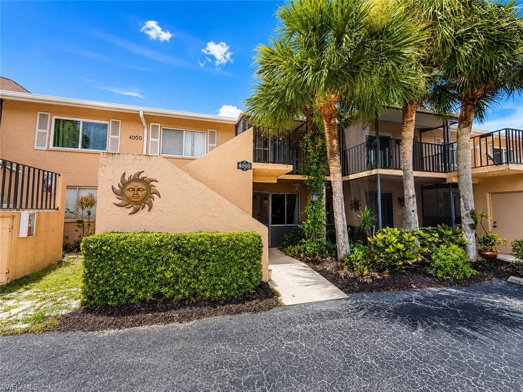 4000 Ice Castle WAY 5 NAPLES, FL 34112