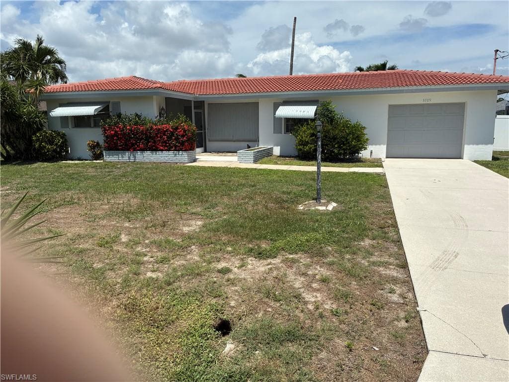 3709 SE 17th PL CAPE CORAL, FL 33904