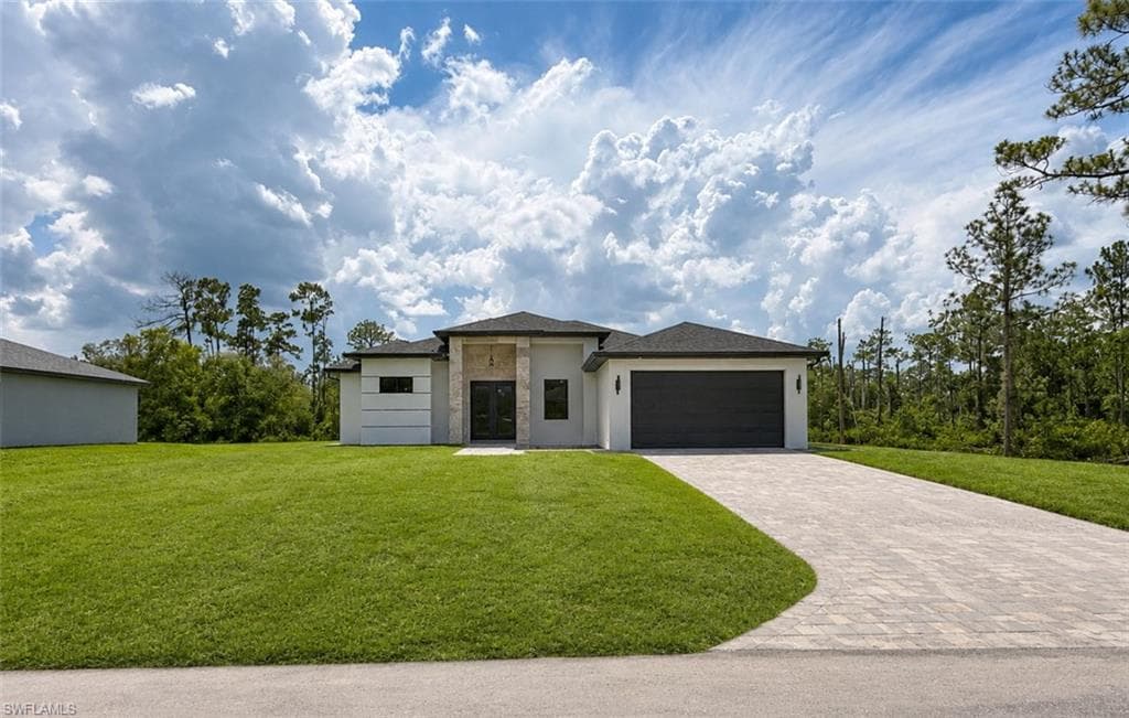 211 Truman AVE LEHIGH ACRES, FL 33936