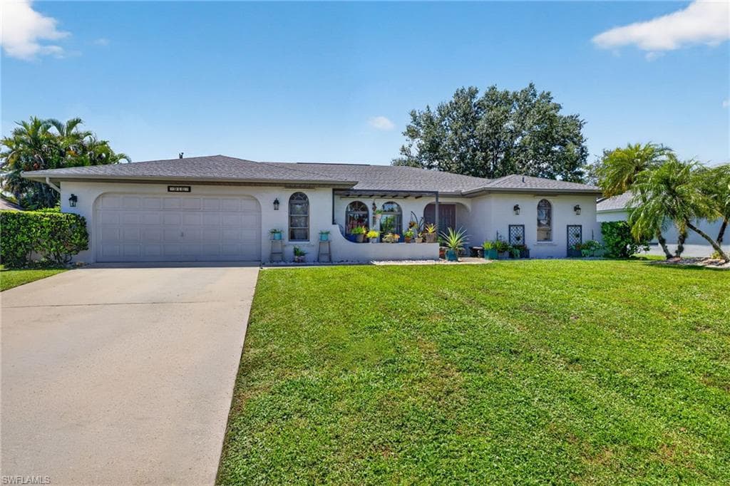 916 SE 21st LN CAPE CORAL, FL 33990