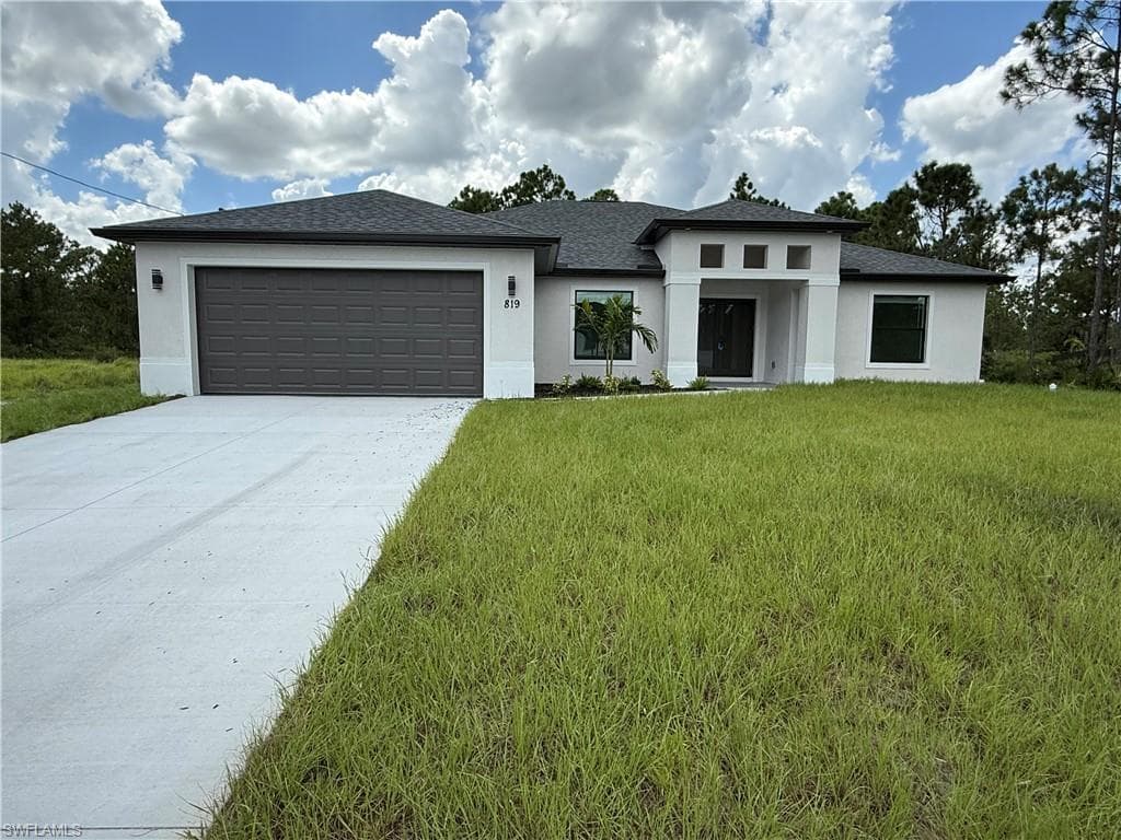 819 Congress AVE LEHIGH ACRES, FL 33972