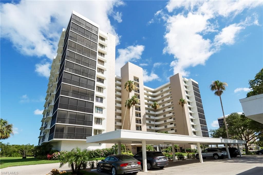11 Bluebill AVE 103 NAPLES, FL 34103
