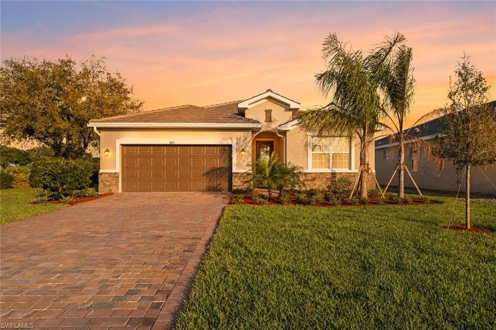 3103 Windsor DR ALVA, FL 33920