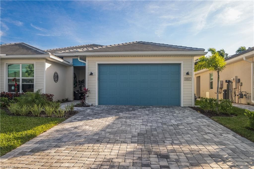 8857 Oceana WAY NAPLES, FL 34114