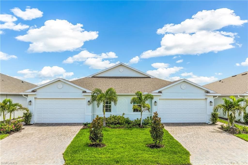 18100 LAGOON REACH LN NORTH FORT MYERS, FL 33917
