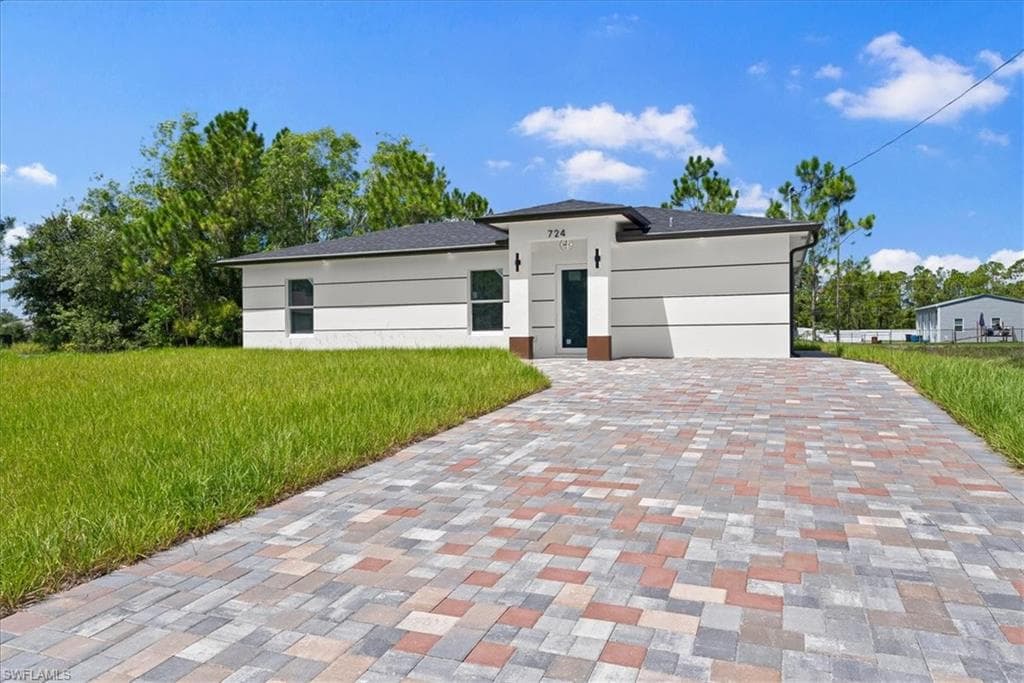 944 Candlelight DR LEHIGH ACRES, FL 33974