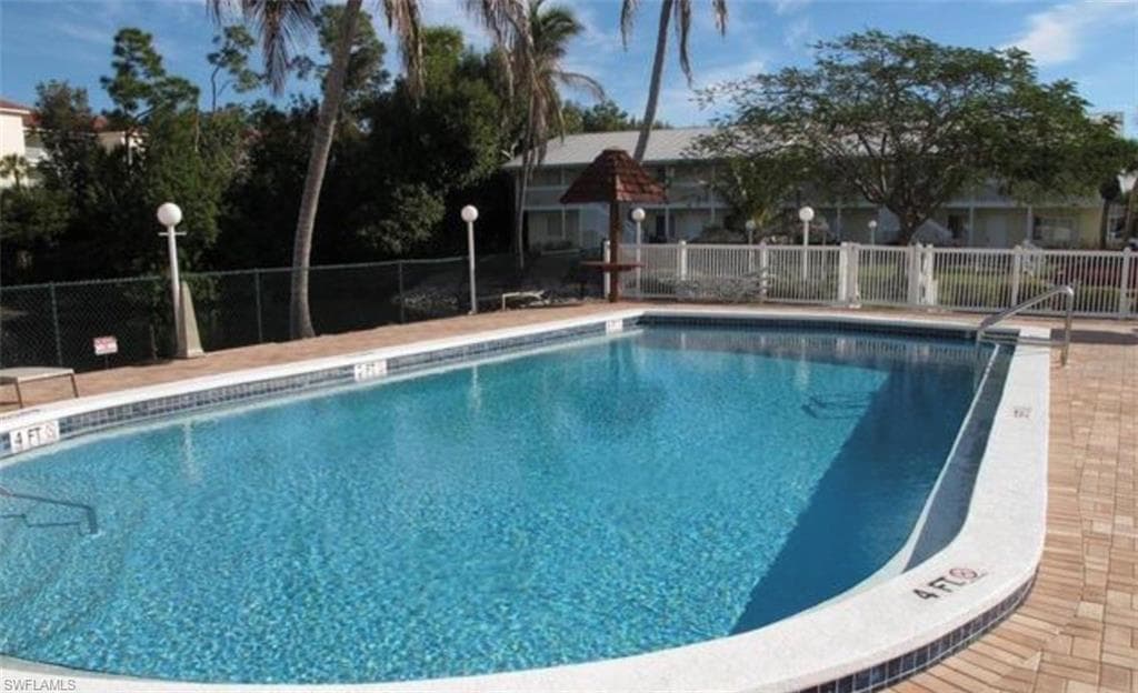 4619 Bayshore DR 4619 NAPLES, FL 34112