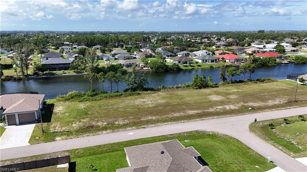 2412 NW 25th TER CAPE CORAL, FL 33993