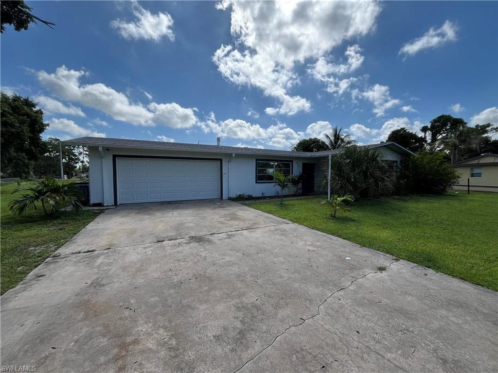 2031 Maravilla CIR FORT MYERS, FL 33901