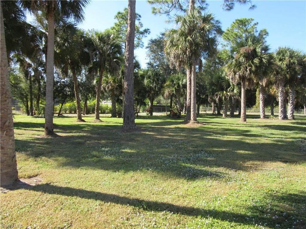 419 Broadway AVE LEHIGH ACRES, FL 33972