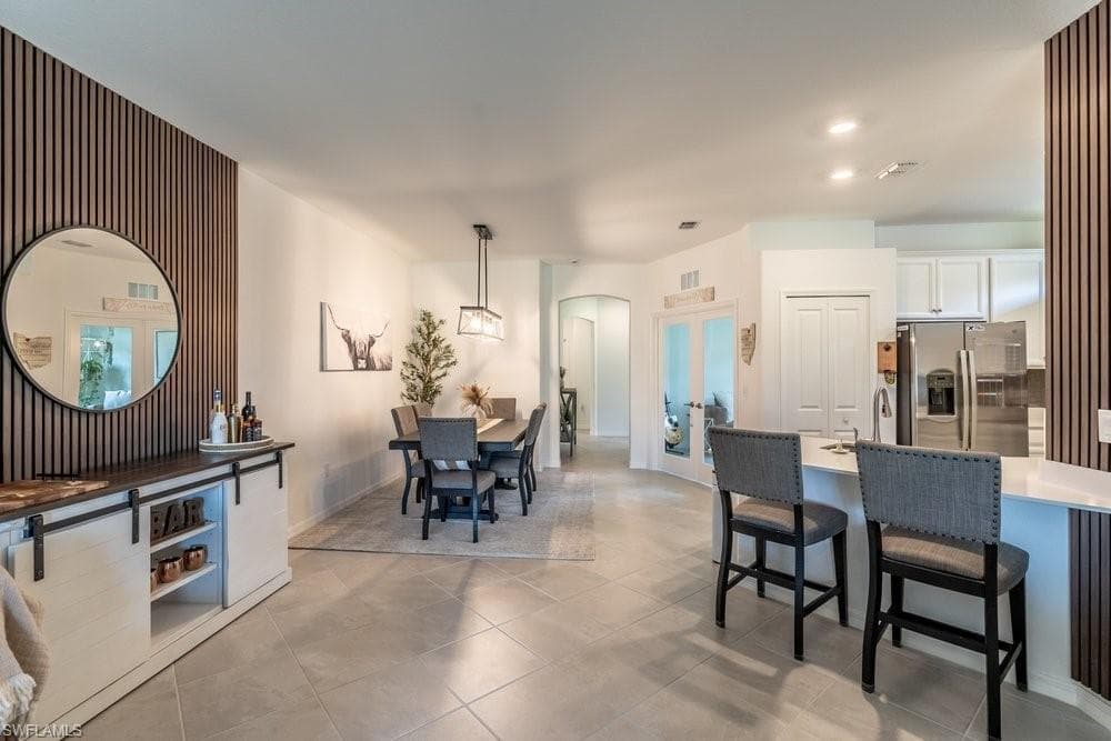 2645 Vine AVE NAPLES, FL 34120
