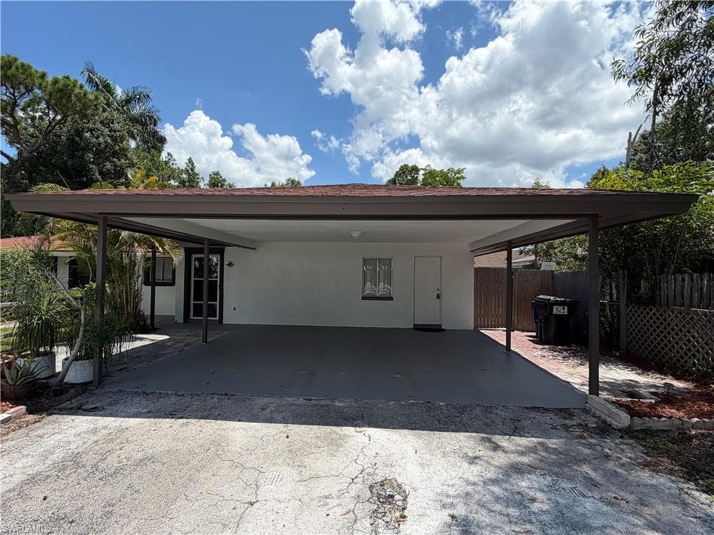 5831 Casablanca CT FORT MYERS, FL 33919