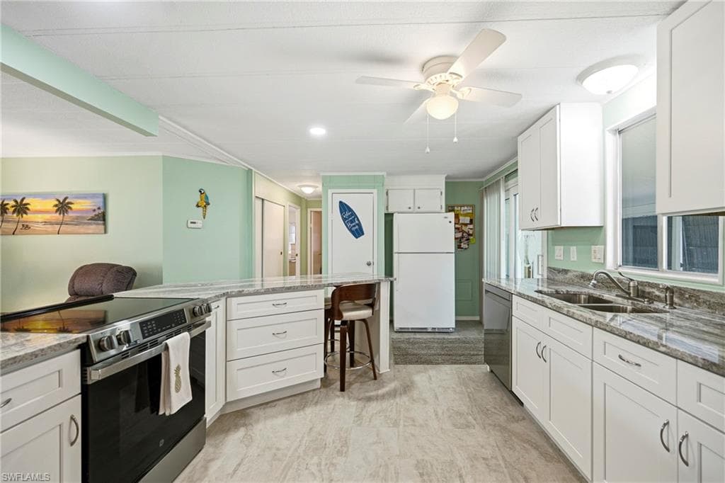 293 Edwardo AVE FORT MYERS, FL 33905