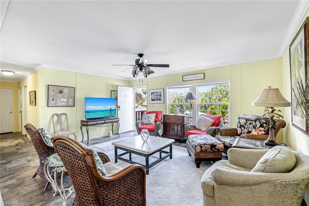 610 Sunset DR GOODLAND, FL 34140