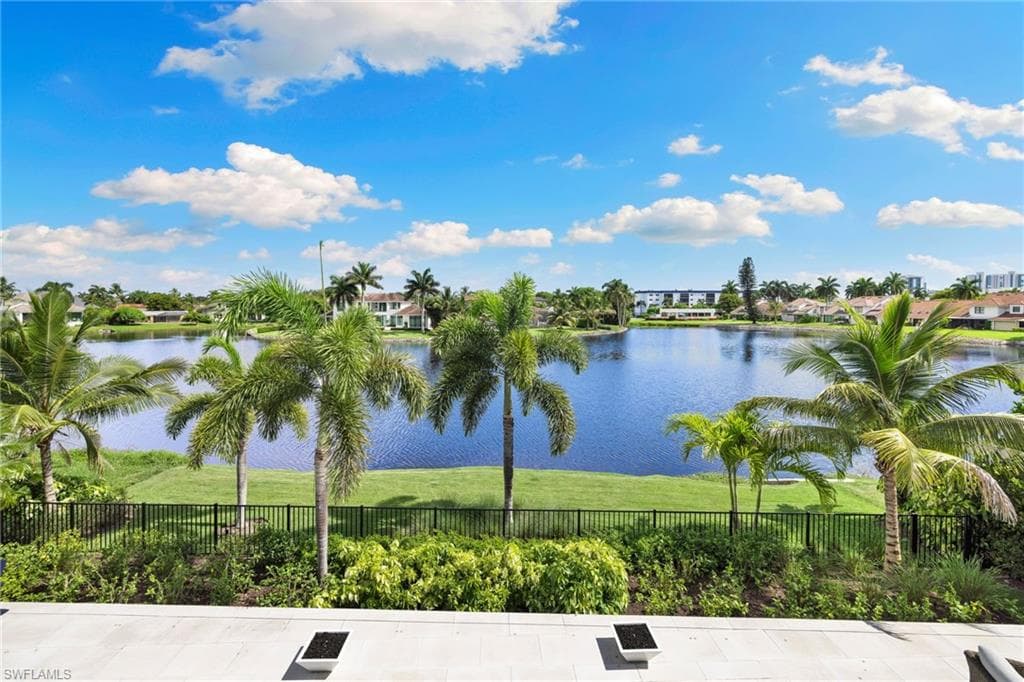 528 Turtle Hatch RD NAPLES, FL 34103