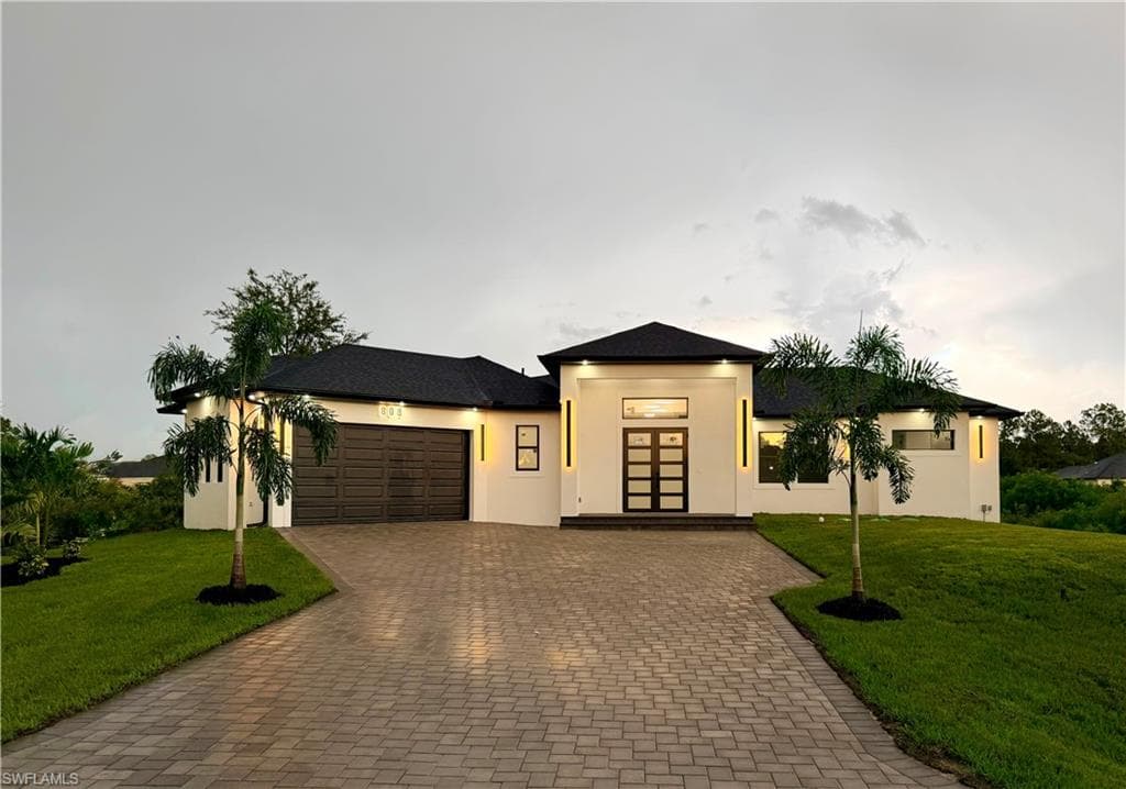 808 Maple AVE N LEHIGH ACRES, FL 33972