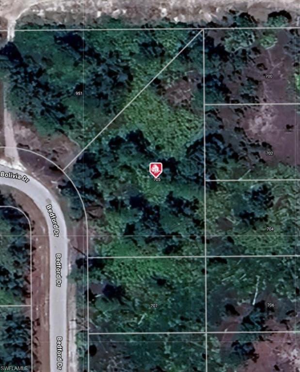 705 Bedford DR