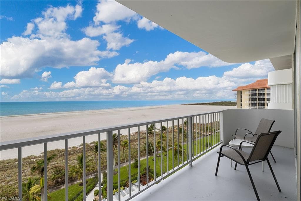 140 Seaview CT S-902 MARCO ISLAND, FL 34145