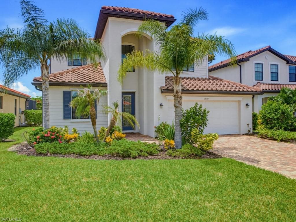 1577 Vizcaya LN NAPLES, FL 34113