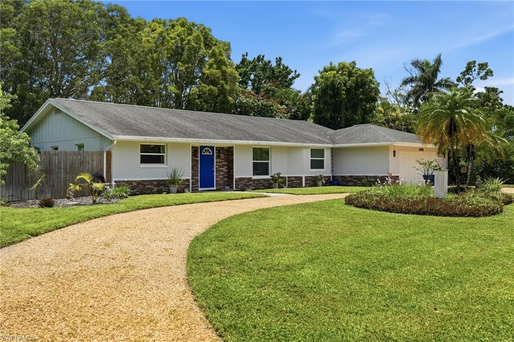 4900 Tahiti LN NAPLES, FL 34112