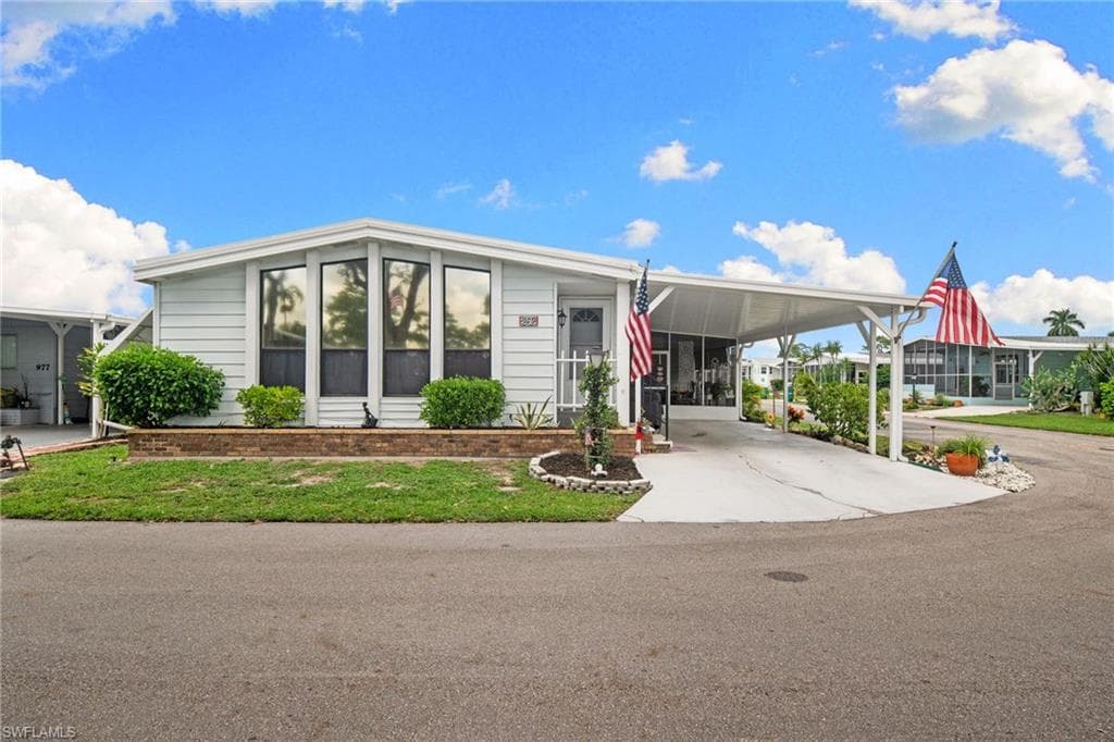 979 White House LN NAPLES, FL 34110