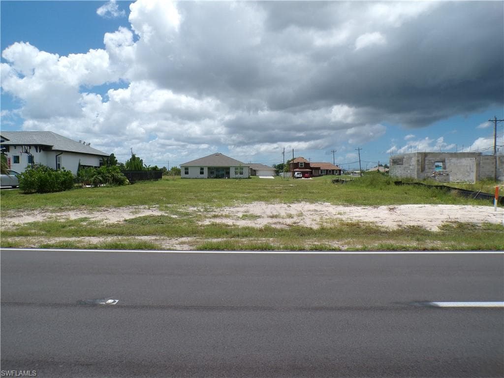 420 Diplomat PKWY E CAPE CORAL, FL 33909