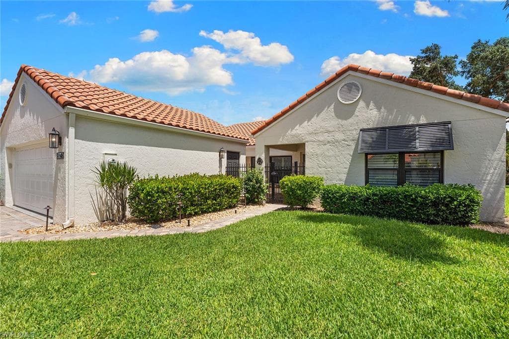 812 Reef Point CIR NAPLES, FL 34108