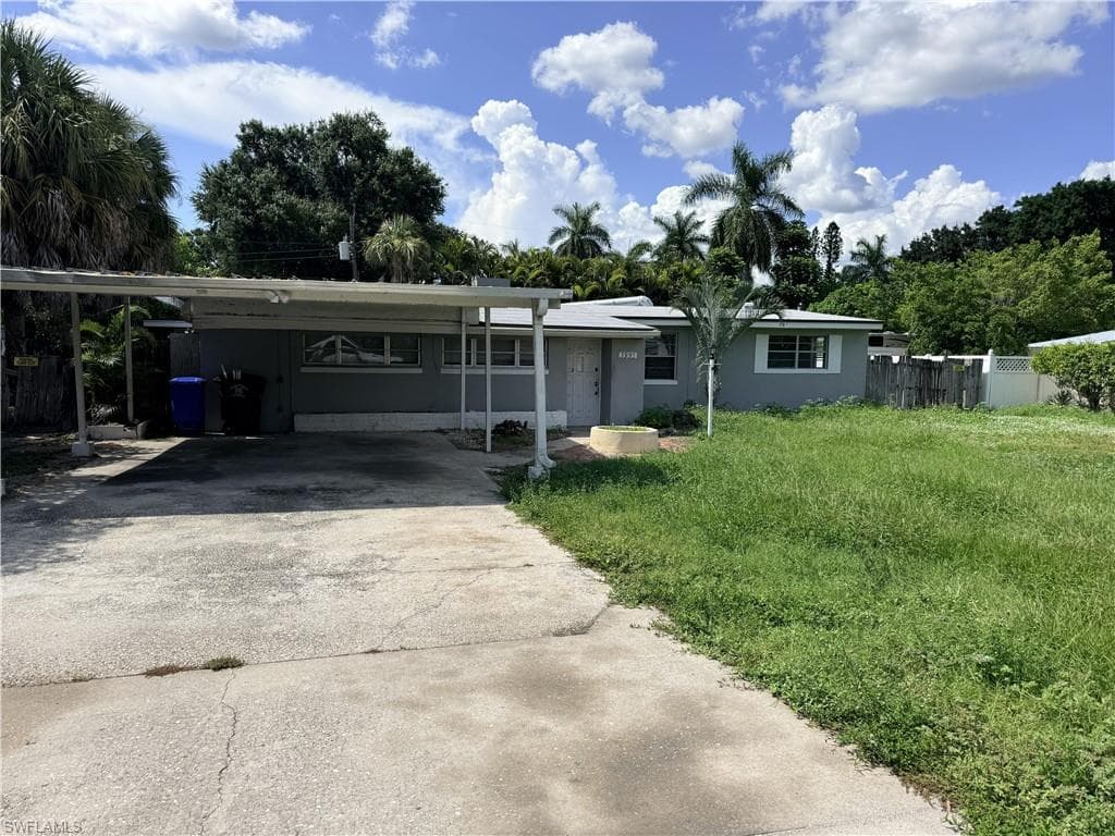 3955 Seminole AVE FORT MYERS, FL 33916
