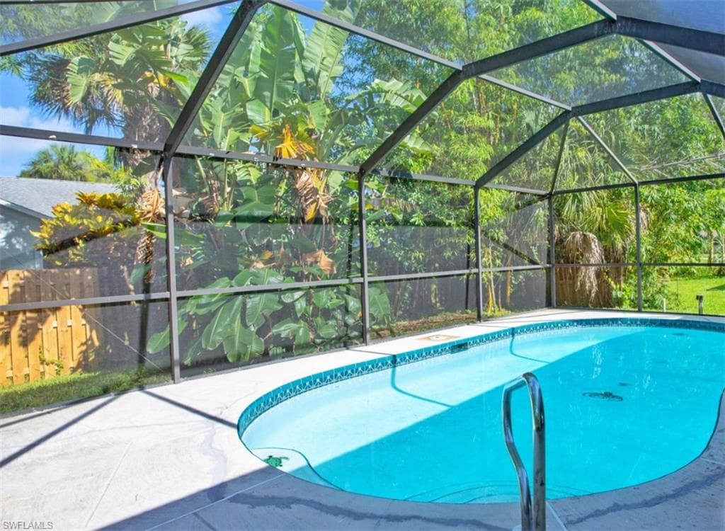 4053 Seaoats LN NAPLES, FL 34112