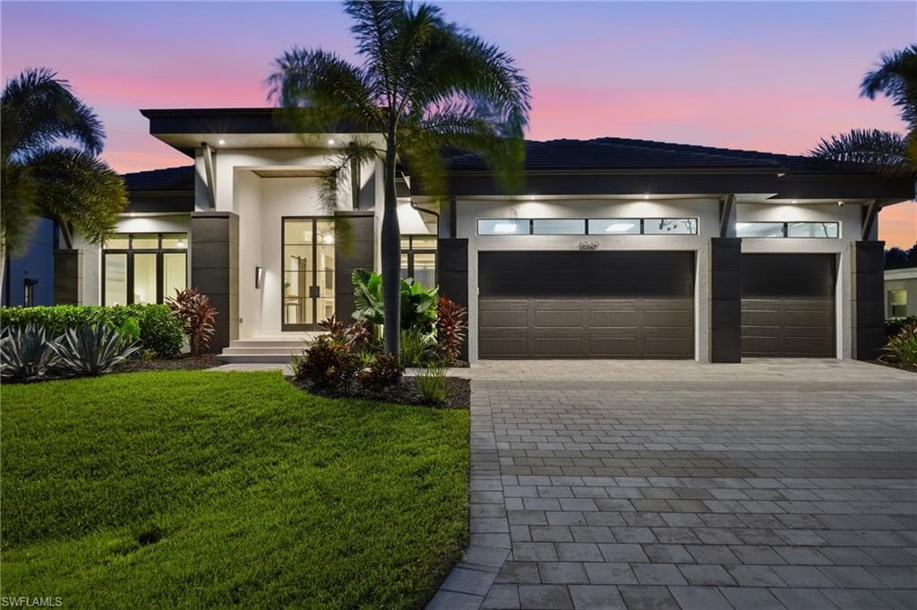 4949 Seville CT CAPE CORAL, FL 33904