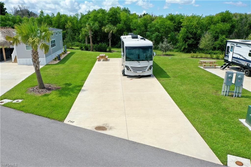 240 Horizon RD PUNTA GORDA, FL 33982