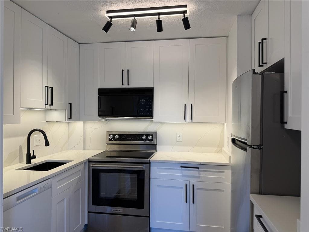 2350 1st ST 303 FORT MYERS, FL 33901