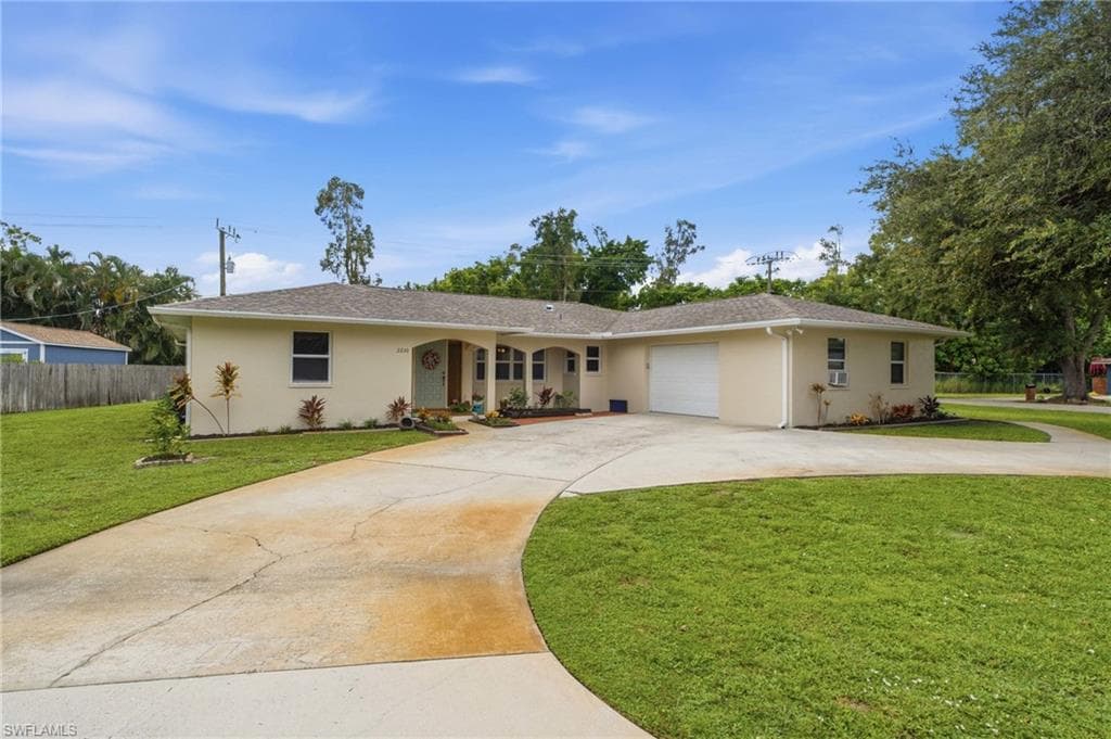 2230 Jasper AVE FORT MYERS, FL 33907