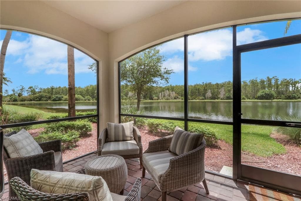 9560 Trevi CT 4812 NAPLES, FL 34113