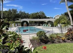 800 Golf DR S 104 NAPLES, FL 34102