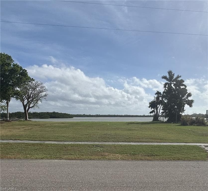 945 Caxambas DR MARCO ISLAND, FL 34145