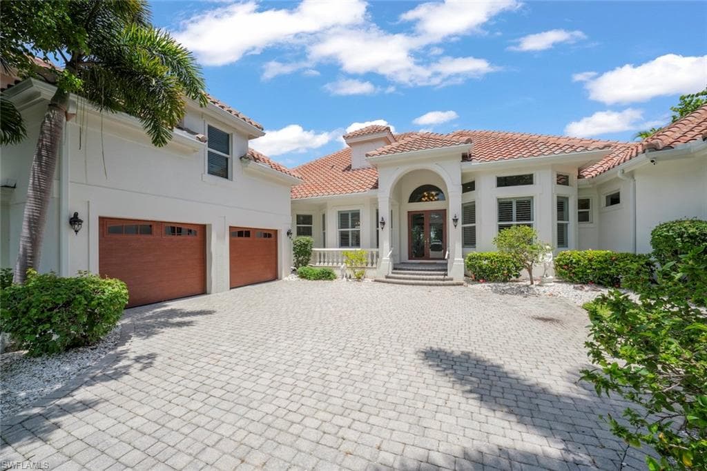 2302 Wulfert RD SANIBEL, FL 33957