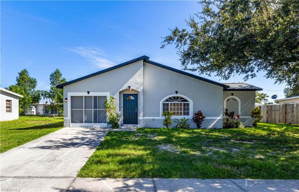 21922 Haines AVE PORT CHARLOTTE, FL 33952