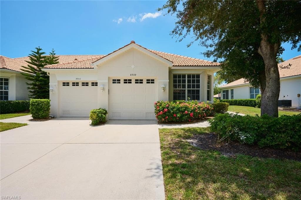 8909 Bristol BEND FORT MYERS, FL 33908