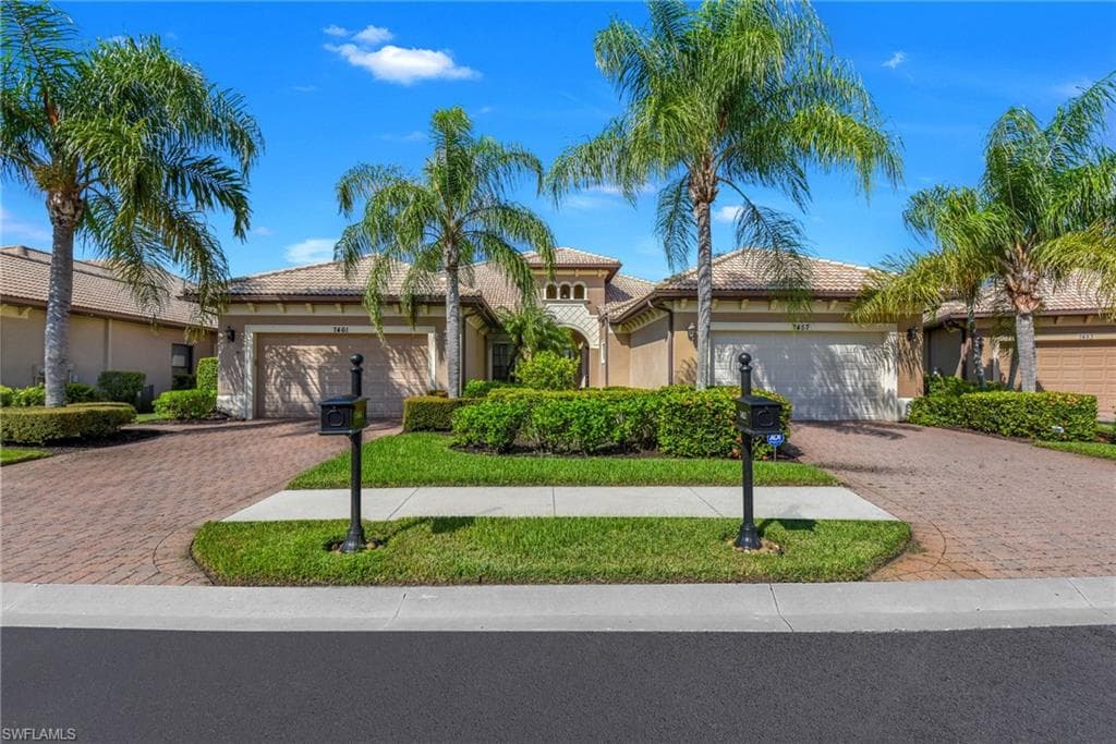 7461 Moorgate Point WAY NAPLES, FL 34113