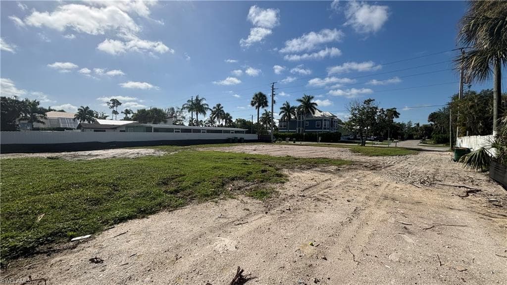 2595 Becca AVE NAPLES, FL 34112