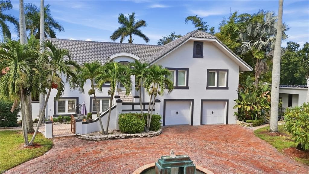 1205 Caloosa DR FORT MYERS, FL 33901