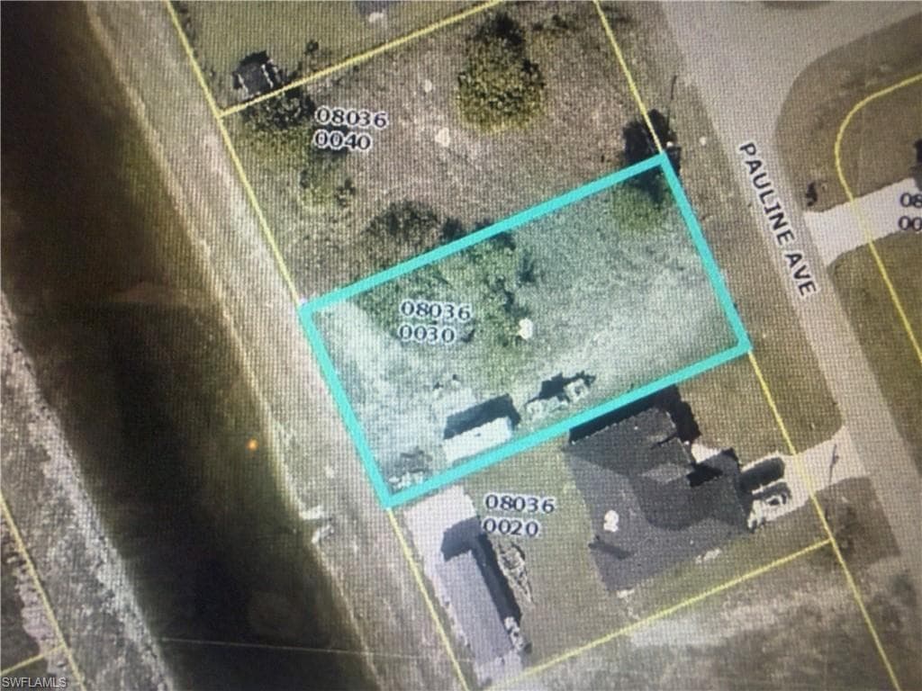368 Pauline AVE LEHIGH ACRES, FL 33974