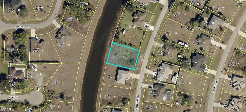 560 Pachman CIR LEHIGH ACRES, FL 33974